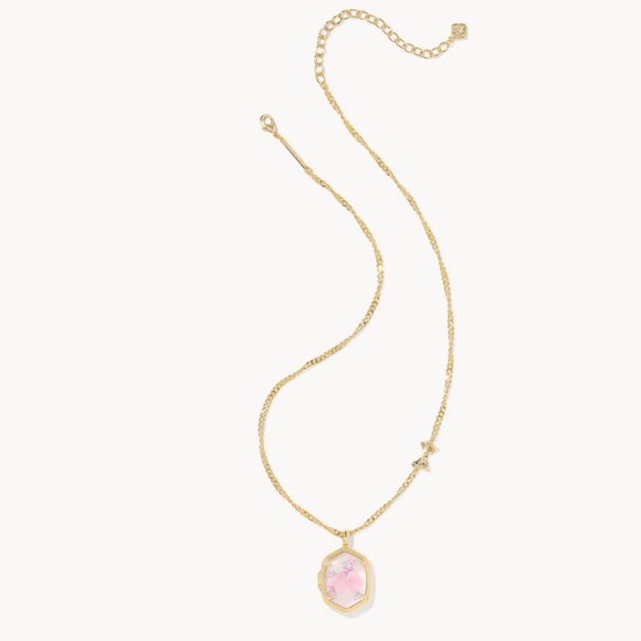 Kendra Scott x LoveShackFancy Daphne Gold Locket Necklace in Pink Mint Rosa Beau - Picture 3 of 5